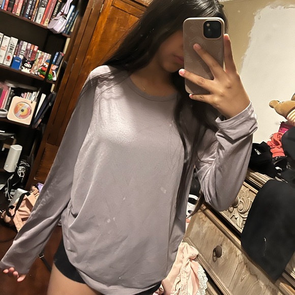 ALO LONG SLEEVE TOP - Picture 2 of 2